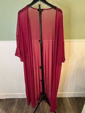 NWOT- torrid Berry-Red Sheer Kimono Duster. Size 1, 1X, 14/16